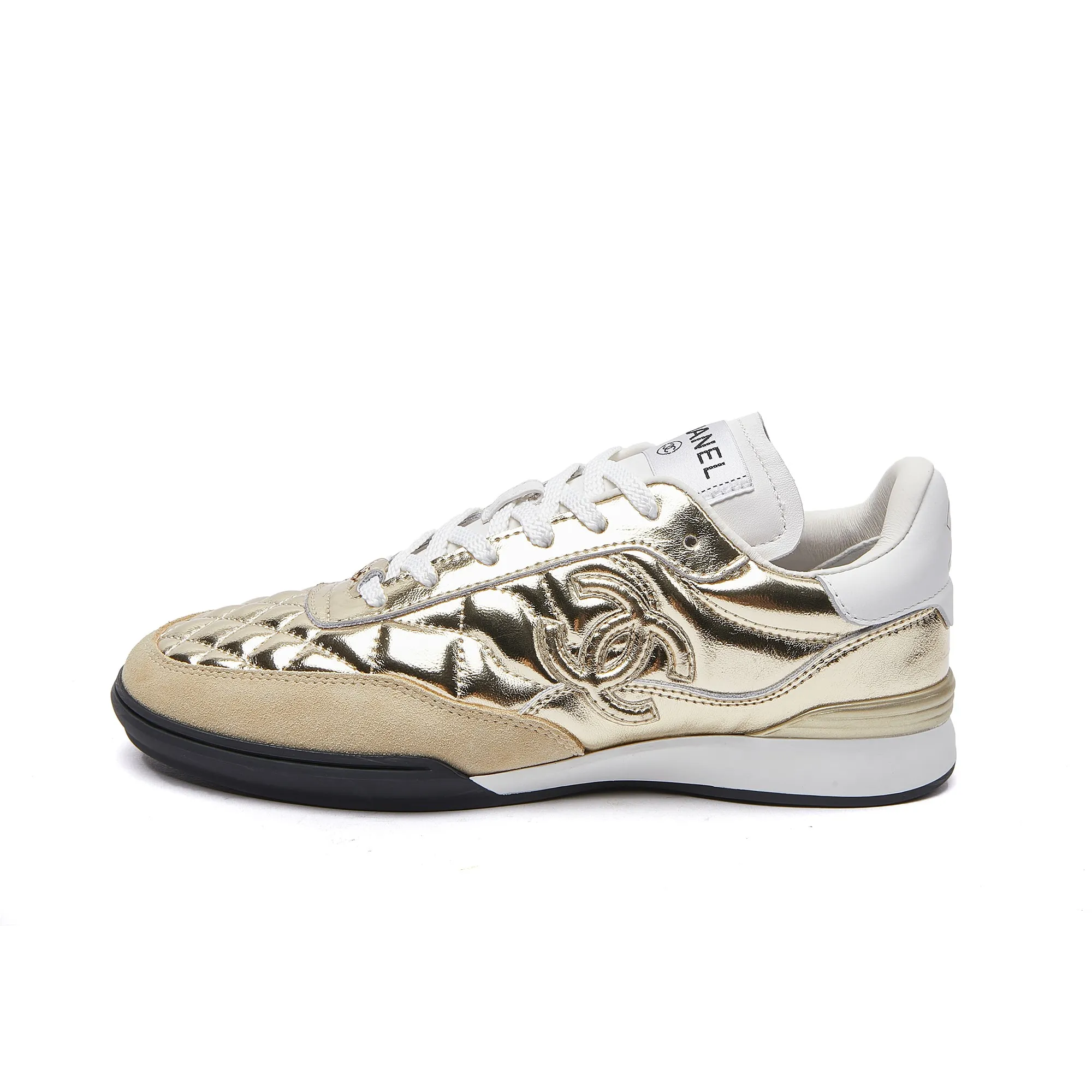 👟👟Ex-factory price 560👟👟 Chanel Chanel - 2024 counter top casual sports shoes This classic design; the upper is electro-embroidered with a variety of techniques; the outsole is fashionable and sporty; it is unusual to incorporate a variety of color matching elements... The diversified mix and match is very beautiful and versatile, casual, fashionable, sports and outdoor can be taken into account... ꫛꫀꪝ Go➫ Material: ❶Upper is made of: Original imported mixed-breed sheep ❷Inside made of: original imported breathable sheepskin ❸Outsole based on: original TPU outsole Full set of boutique packaging for women 35–41
